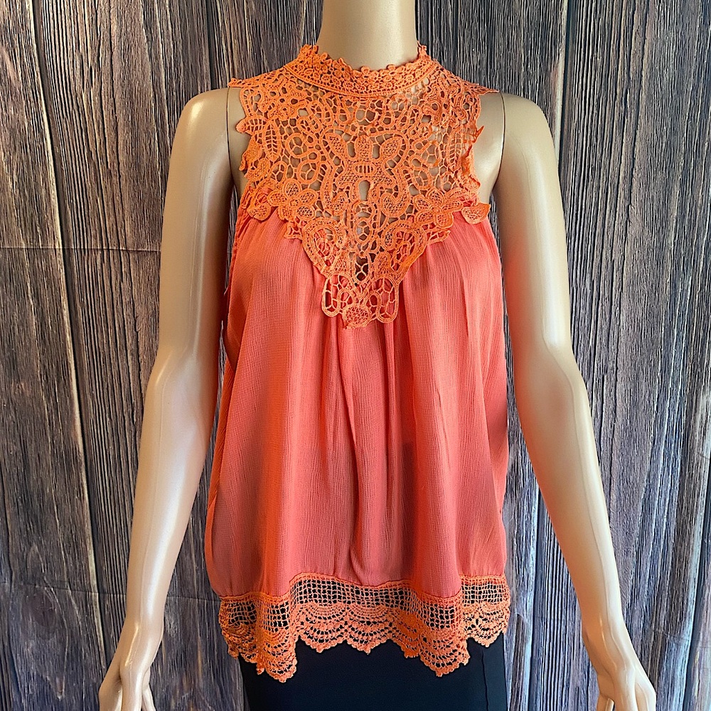 Angashion NWT size medium salmon colored pink orange tank top lace with detail